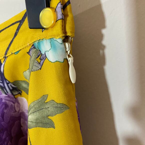 ModCloth Yellow Shiny Floral Knee Length A-Line Skirt Sz XS ASO Liv & Maddie - Picture 5 of 10